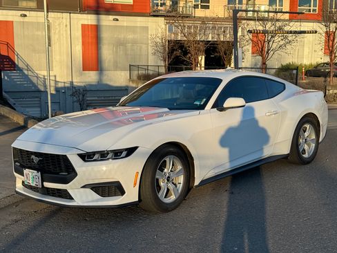 Used 2024 Ford Mustang Coupe image 1
