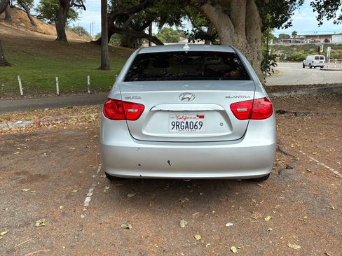 Used 2010 Hyundai Elantra GLS FWD image 5