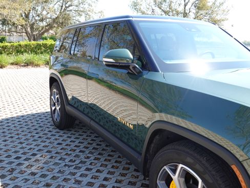Used 2023 Rivian R1S Adventure image 8