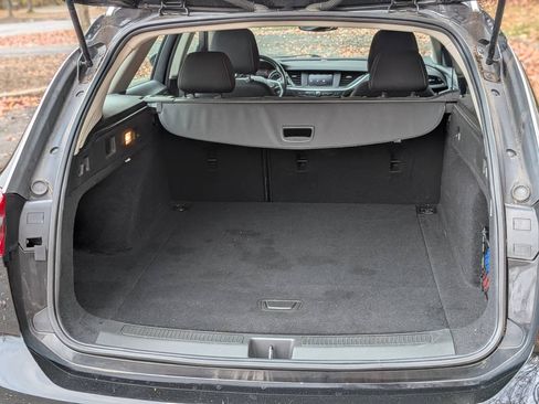 Used 2019 Buick Regal Preferred w/ Driver Confidence Package I image 10