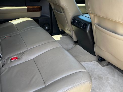 Used 2010 Toyota Tundra Limited AWD/4WD image 12
