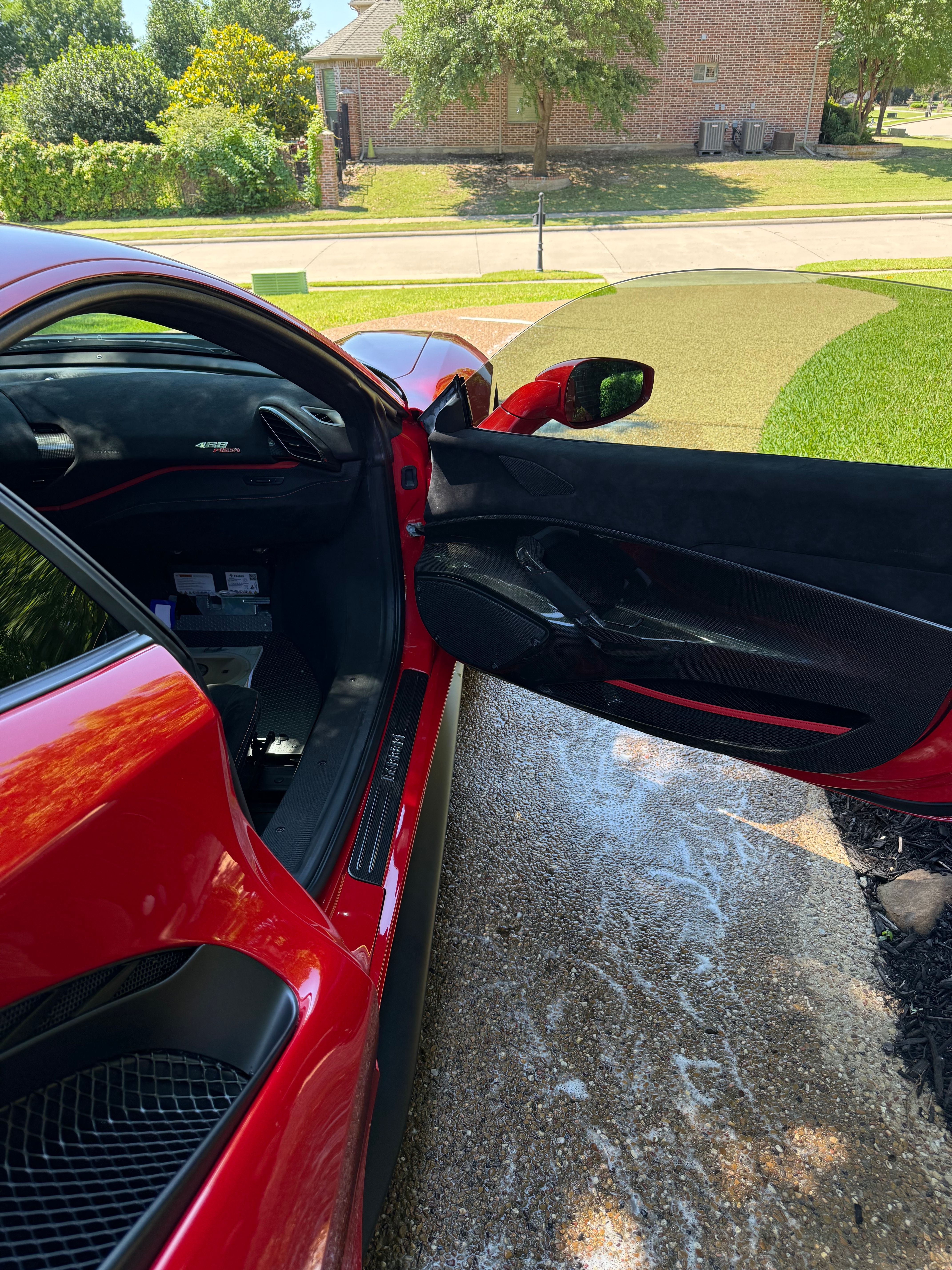 Used 2020 Ferrari 488 Pista Coupe RWD image 14