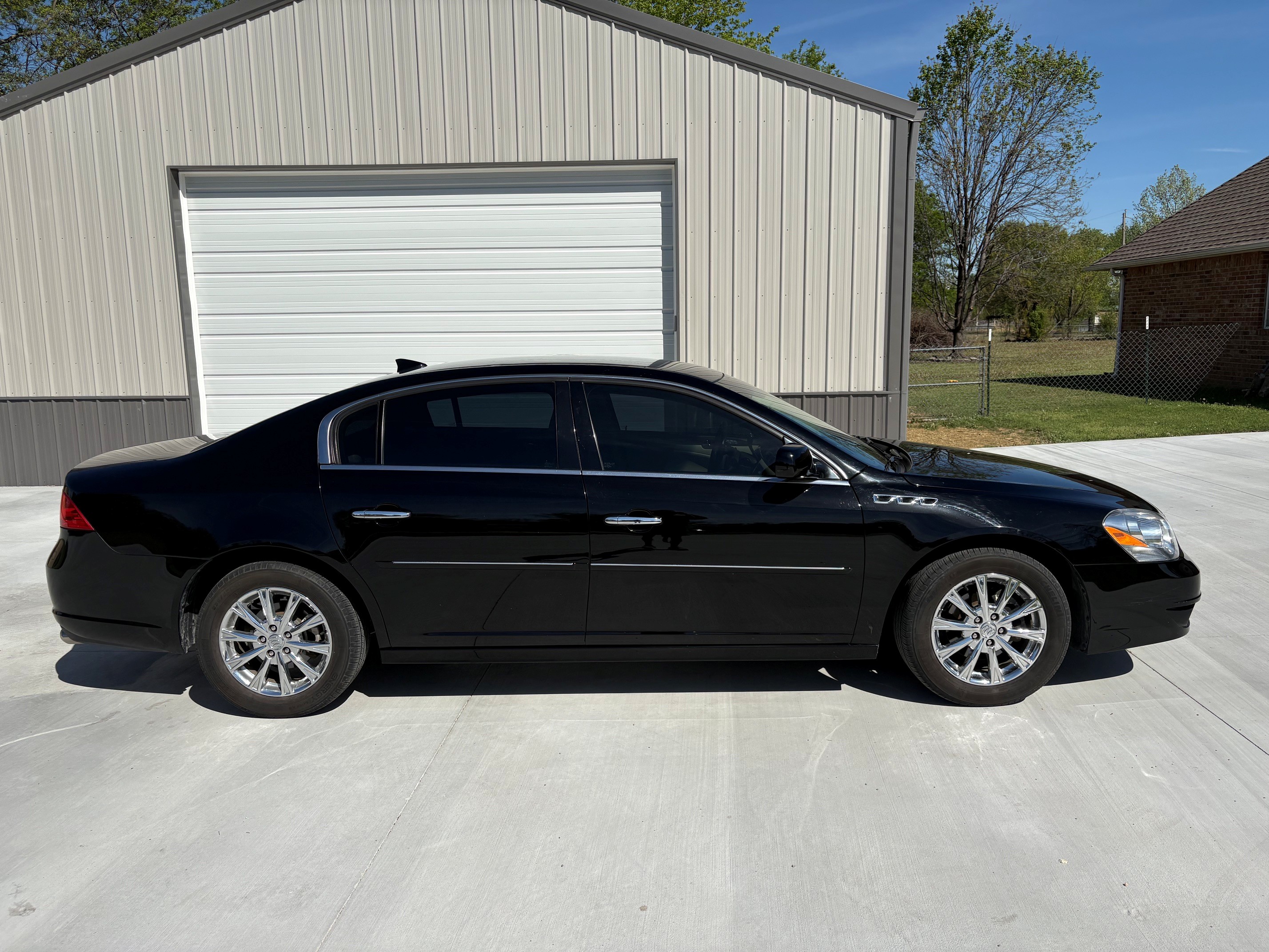 Used 2011 Buick Lucerne CXL FWD image 9
