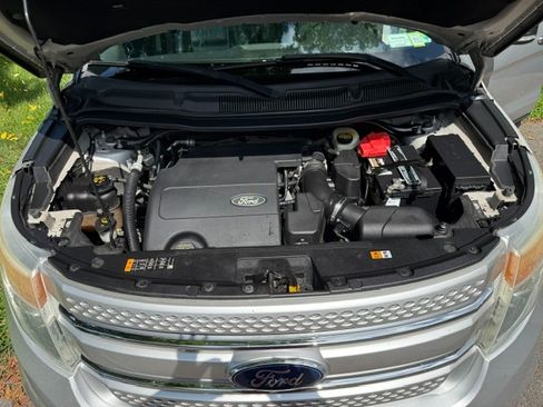 Used 2013 Ford Explorer XLT AWD/4WD image 4