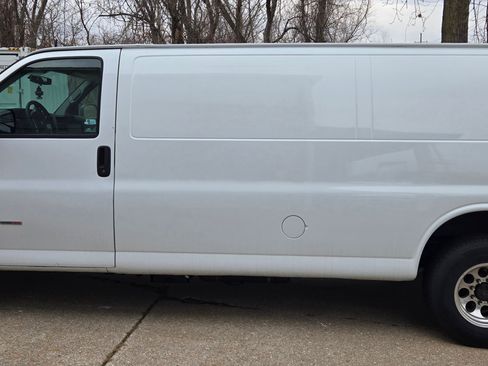Used 2013 GMC Savana 2500 Extended image 5