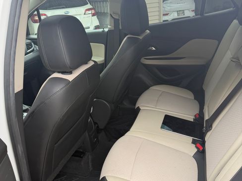 Used 2021 Buick Encore Preferred w/ Safety Package image 4