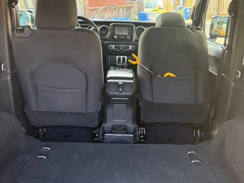 Used 2018 Jeep Wrangler Sport image 10