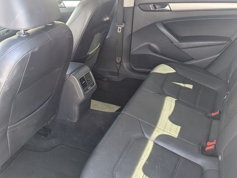 Used 2013 Volkswagen Passat 2.5 SE image 9