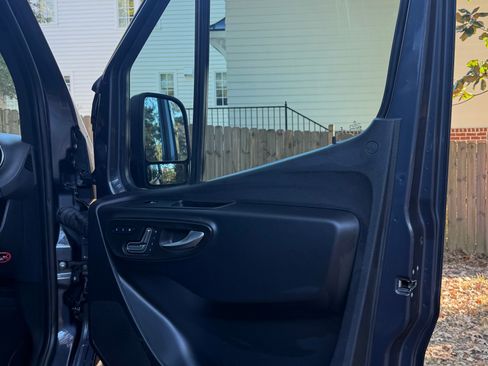 Used 2023 Mercedes-Benz Sprinter 3500 image 14