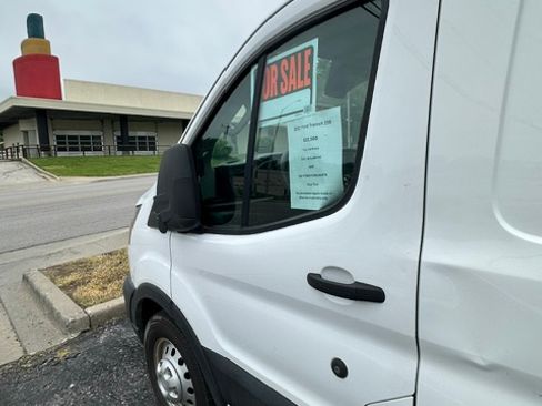 Used 2022 Ford Transit 250 Low Roof AWD image 6