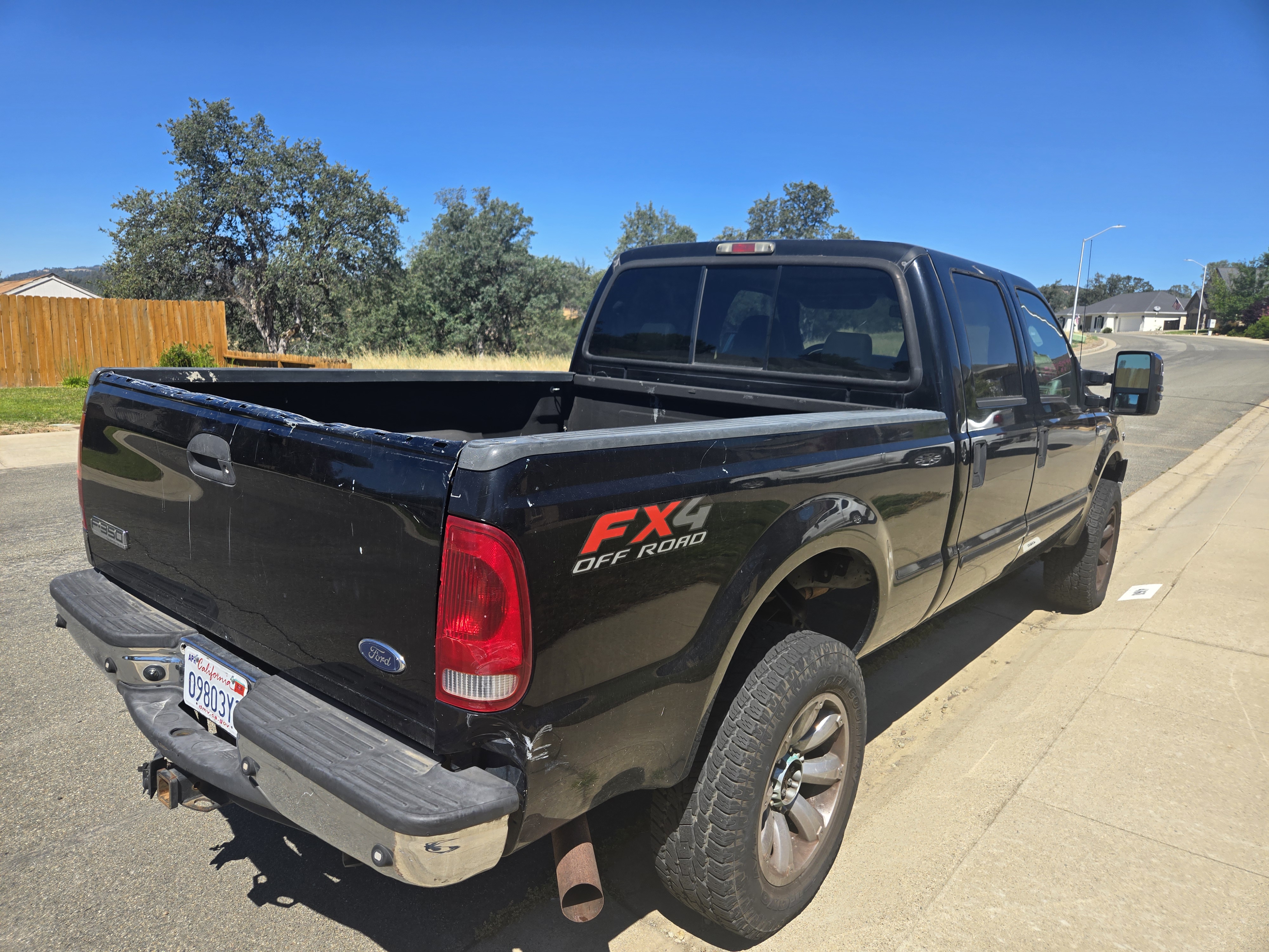 Used 2006 Ford F350 Lariat AWD/4WD image 2