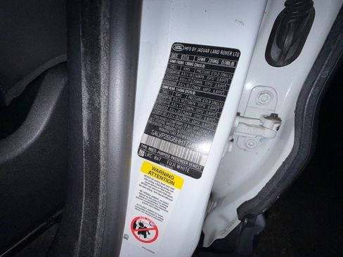 Used 2017 Land Rover Range Rover Evoque SE image 21