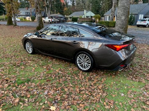 Used 2020 Toyota Avalon Limited w/ Advanced Safety Package image 2