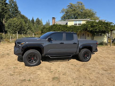 Used 2026 Toyota Tacoma TRD Pro w/ Tow Tech Package AWD/4WD image 1