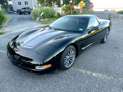 Used 1998 Chevrolet Corvette Coupe w/ Roof Pkg image 6