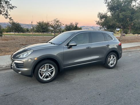 Used 2012 Porsche Cayenne S AWD/4WD image 7