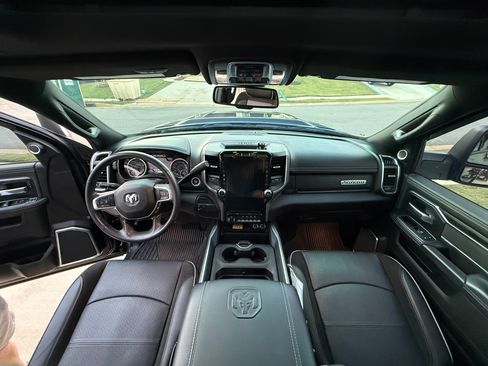 Used 2024 RAM 2500 Laramie w/ Sport Appearance Package image 10