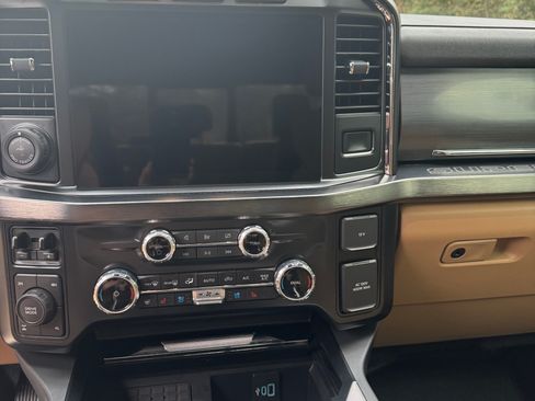 Used 2024 Ford F250 Lariat w/ Lariat Ultimate Package image 5