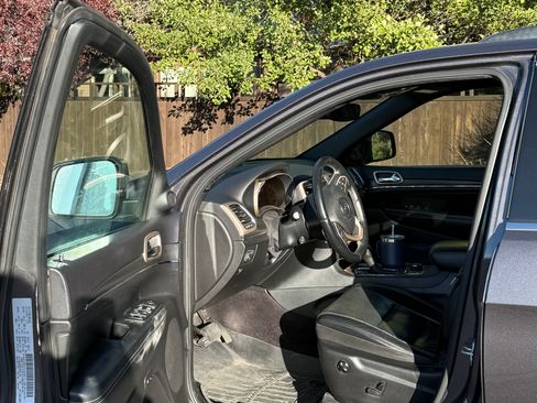 Used 2017 Jeep Grand Cherokee Limited w/ Luxury Group II image 13