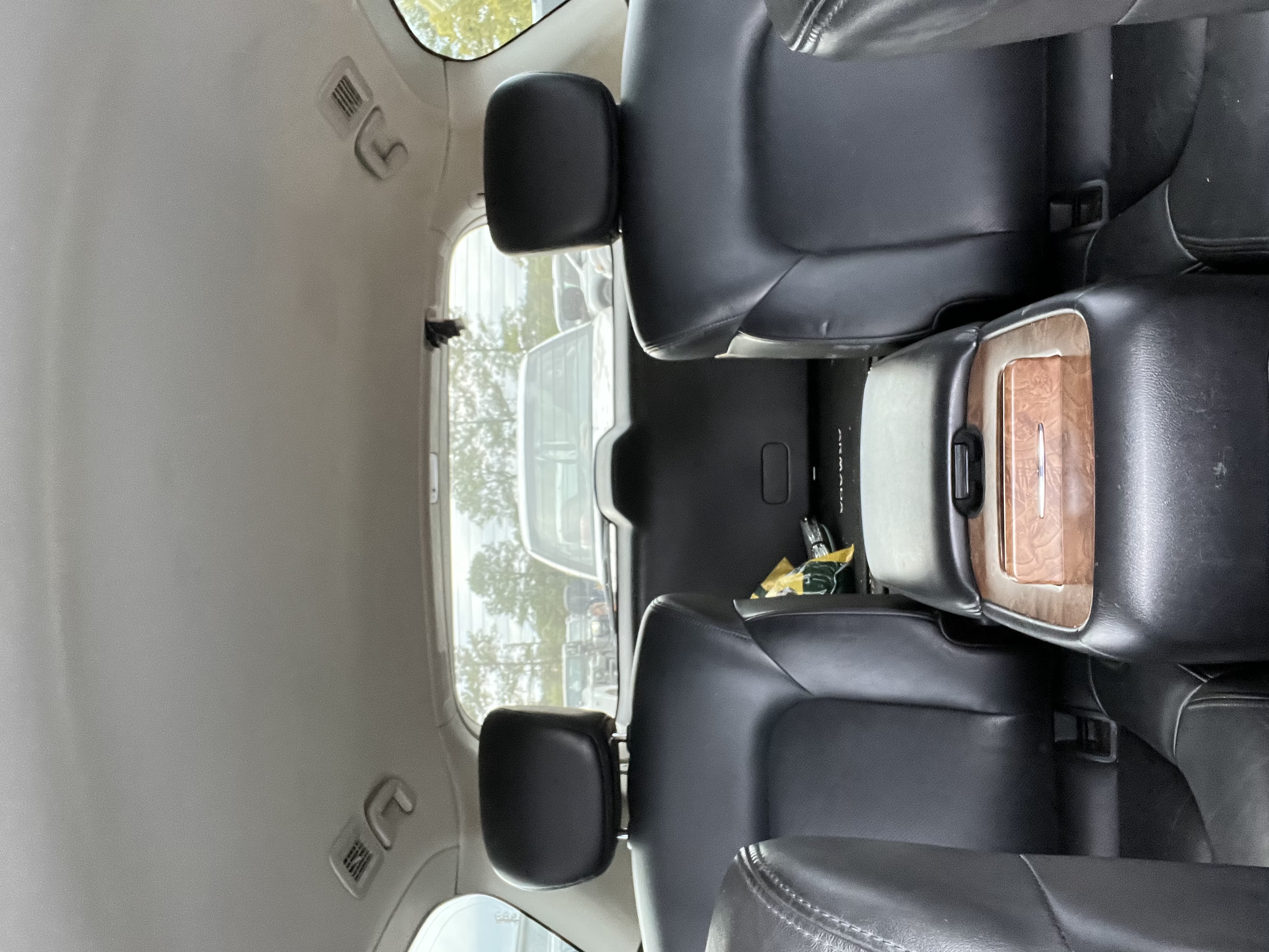 Used 2021 Nissan Armada SL w/ Captain's Chairs Package AWD/4WD image 9