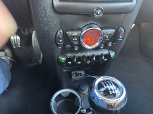 Used 2014 MINI Cooper Clubman S image 12