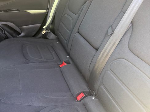 Used 2019 Jeep Renegade Latitude w/ Safety & Security Group II AWD/4WD image 8