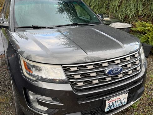 Used 2016 Ford Explorer XLT w/ Equipment Group 202A image 1