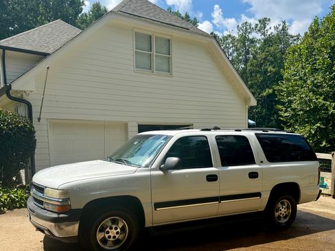 Used 2002 Chevrolet Suburban LS RWD image 1