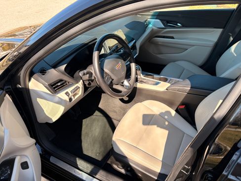 Used 2022 Cadillac CT4 Premium Luxury image 8