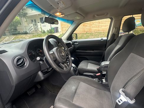 Used 2016 Jeep Patriot Sport w/ Power Value Group image 11