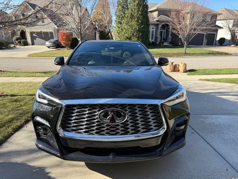 Used 2023 INFINITI QX55 Essential w/ Cargo Package image 4