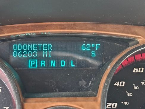 Used 2010 Buick Enclave CXL image 10