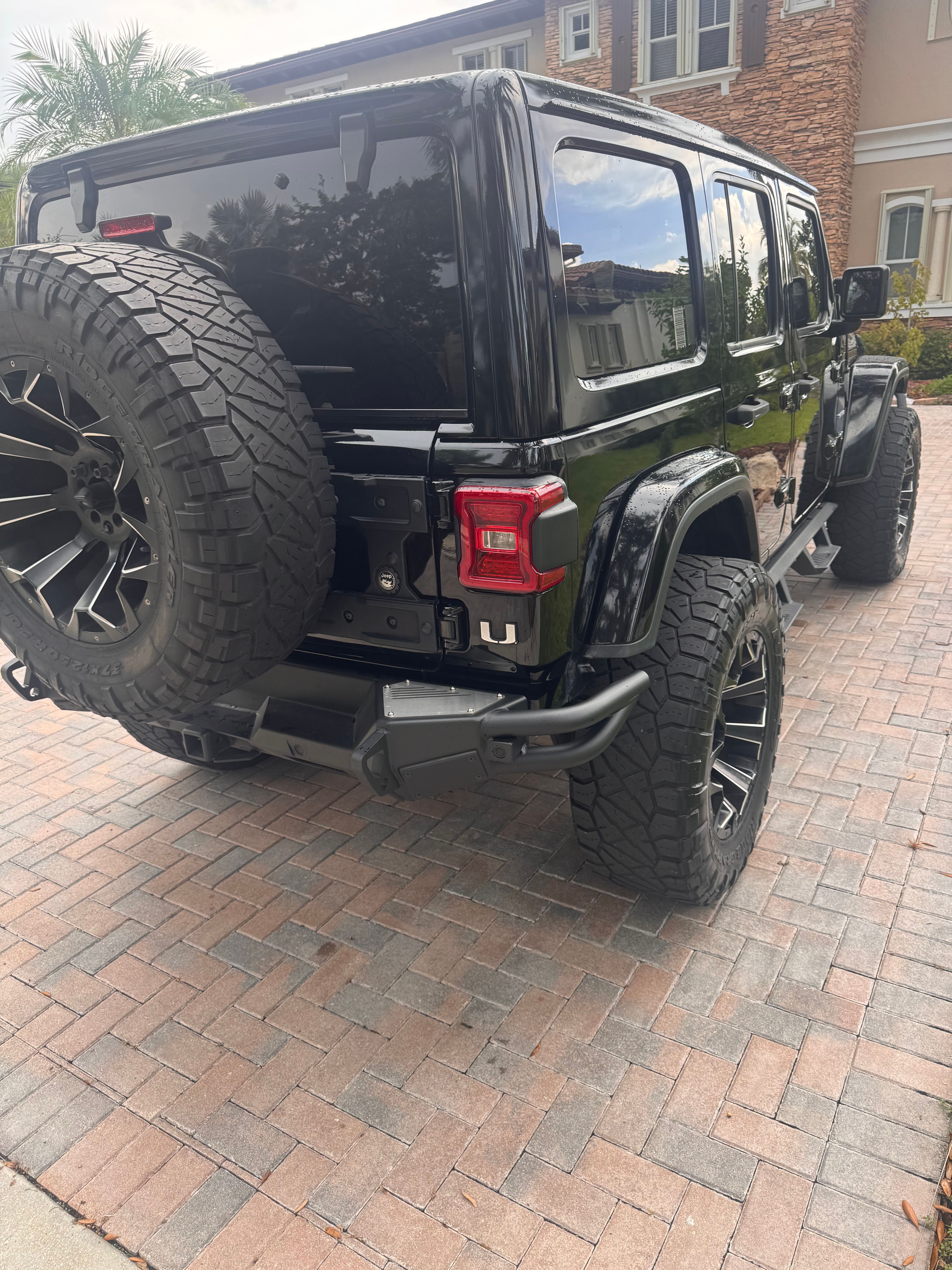 Used 2020 Jeep Wrangler Unlimited Sahara AWD/4WD image 16