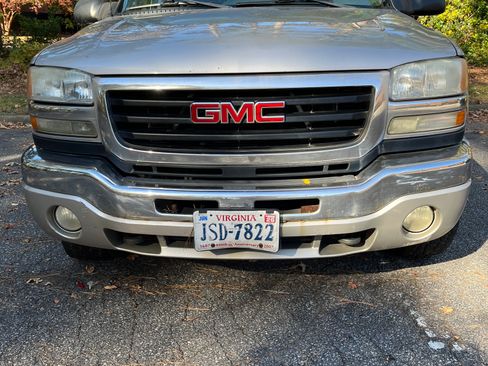 Used 2005 GMC Sierra 2500 SLT w/ Heavy-Duty Power Package image 10