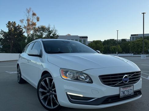 Used 2015 Volvo V60 T5 Premier image 2
