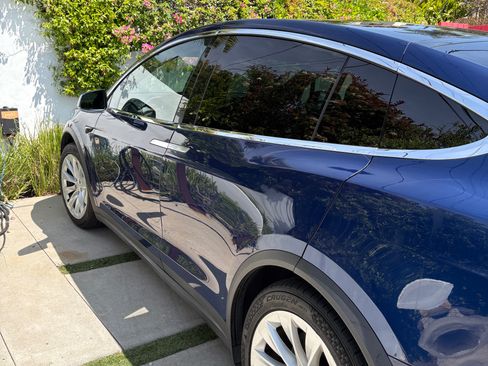 Used 2019 Tesla Model X Long Range image 8