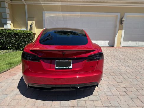 Used 2022 Tesla Model S Plaid image 5