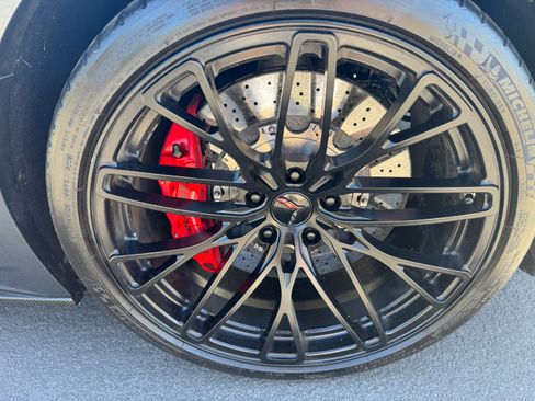 Used 2018 Chevrolet Corvette Z06 RWD image 5