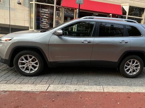 Used 2016 Jeep Cherokee Latitude w/ Safety/Convenience Group image 5