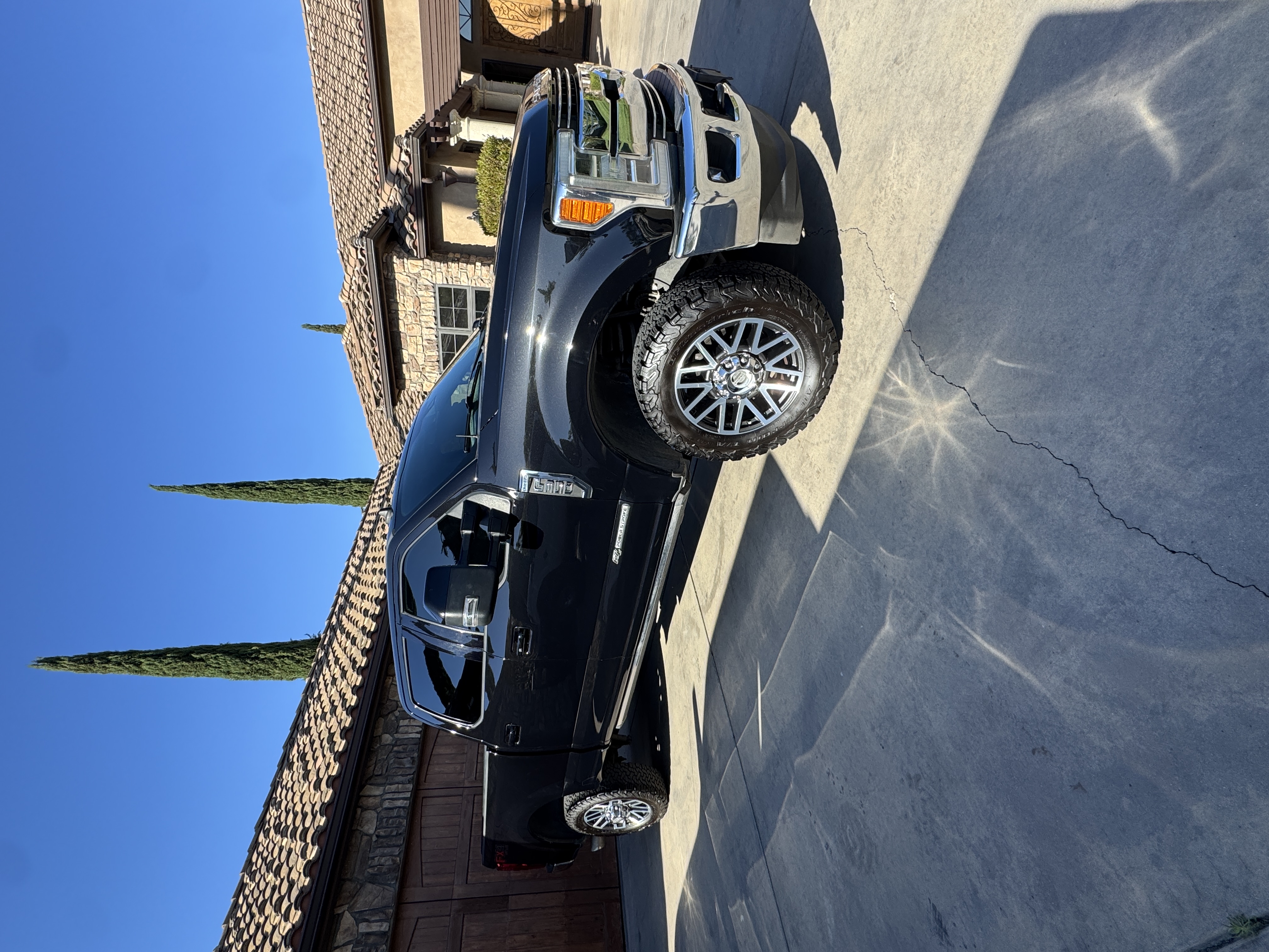 Used 2019 Ford F350 Lariat w/ Lariat Ultimate Package AWD/4WD image 1