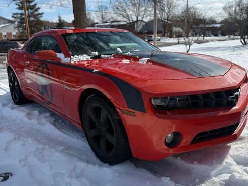 Used 2011 Chevrolet Camaro LT image 2