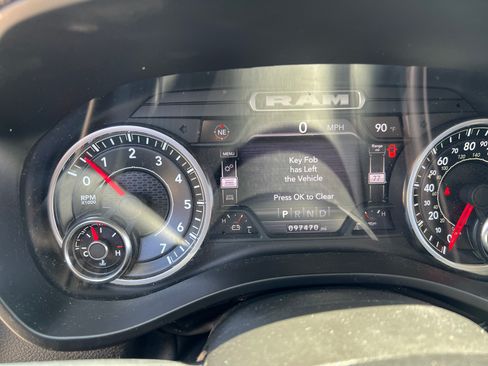 Used 2022 RAM 1500 Laramie AWD/4WD image 1