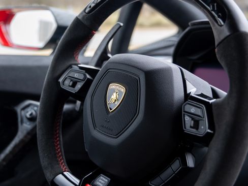 Used 2019 Lamborghini Huracan Performante image 26