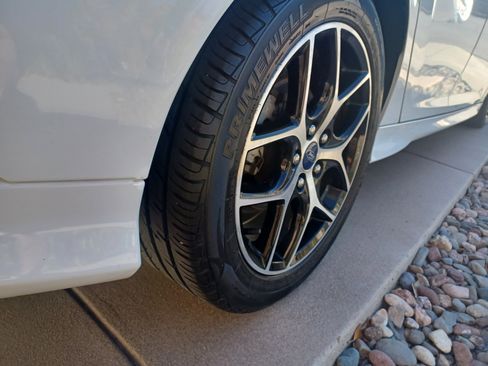 Used 2016 Ford Focus SE w/ SE Sport Package image 12