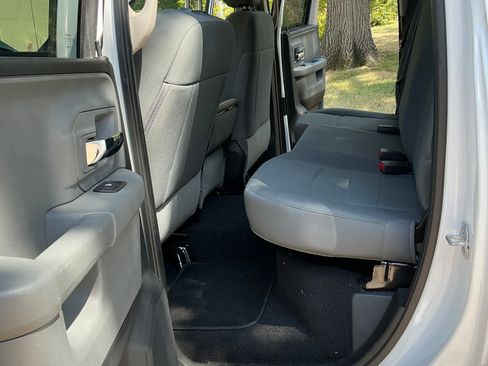 Used 2018 RAM 1500 Classic SLT AWD/4WD image 5