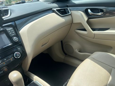 Used 2015 Nissan Rogue SL w/ SL Premium Package FWD image 29