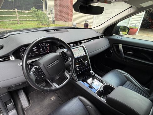 Used 2020 Land Rover Discovery Sport SE AWD/4WD image 5