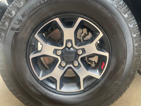 Used 2019 Jeep Wrangler Unlimited Rubicon image 14