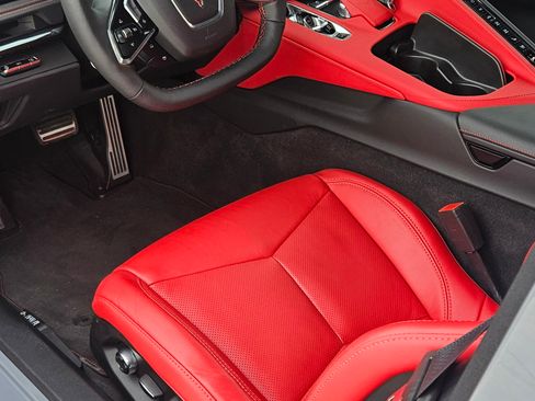 Used 2024 Chevrolet Corvette Stingray Preferred Cpe w/ Stealth Interior Trim Package image 11