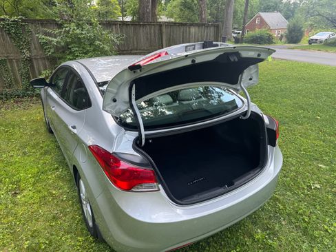 Used 2013 Hyundai Elantra GLS w/ Preferred Pkg FWD image 9